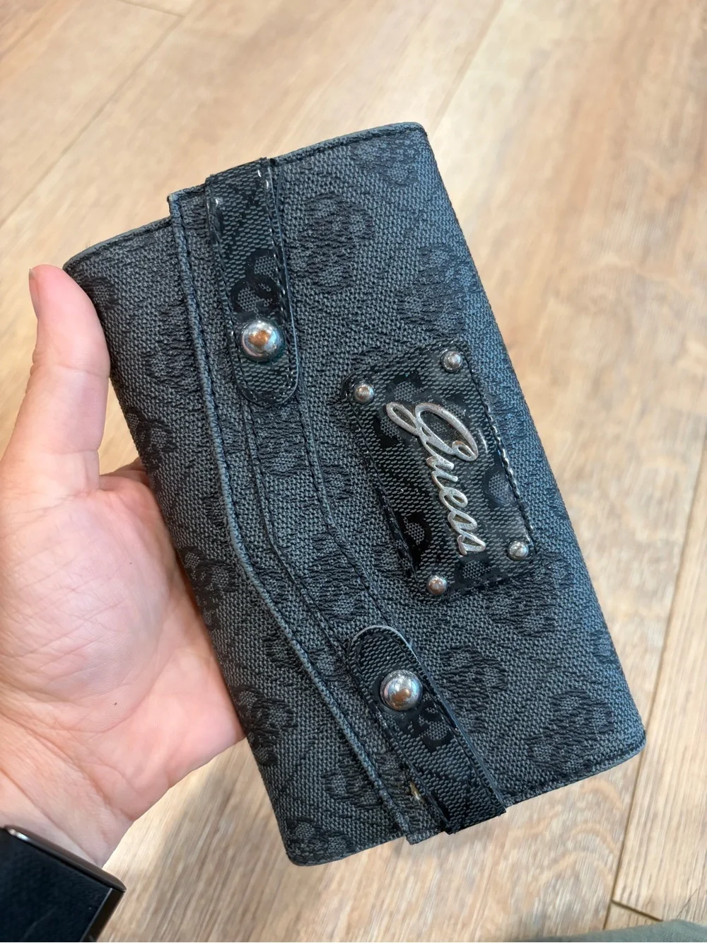 Guess Black Monogram Logo Trifold Wallet Y2K Silver Hardware